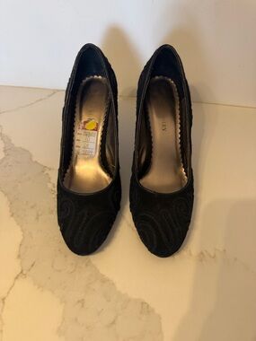 Laura Ashley Black Swirl Embroidered Heels
